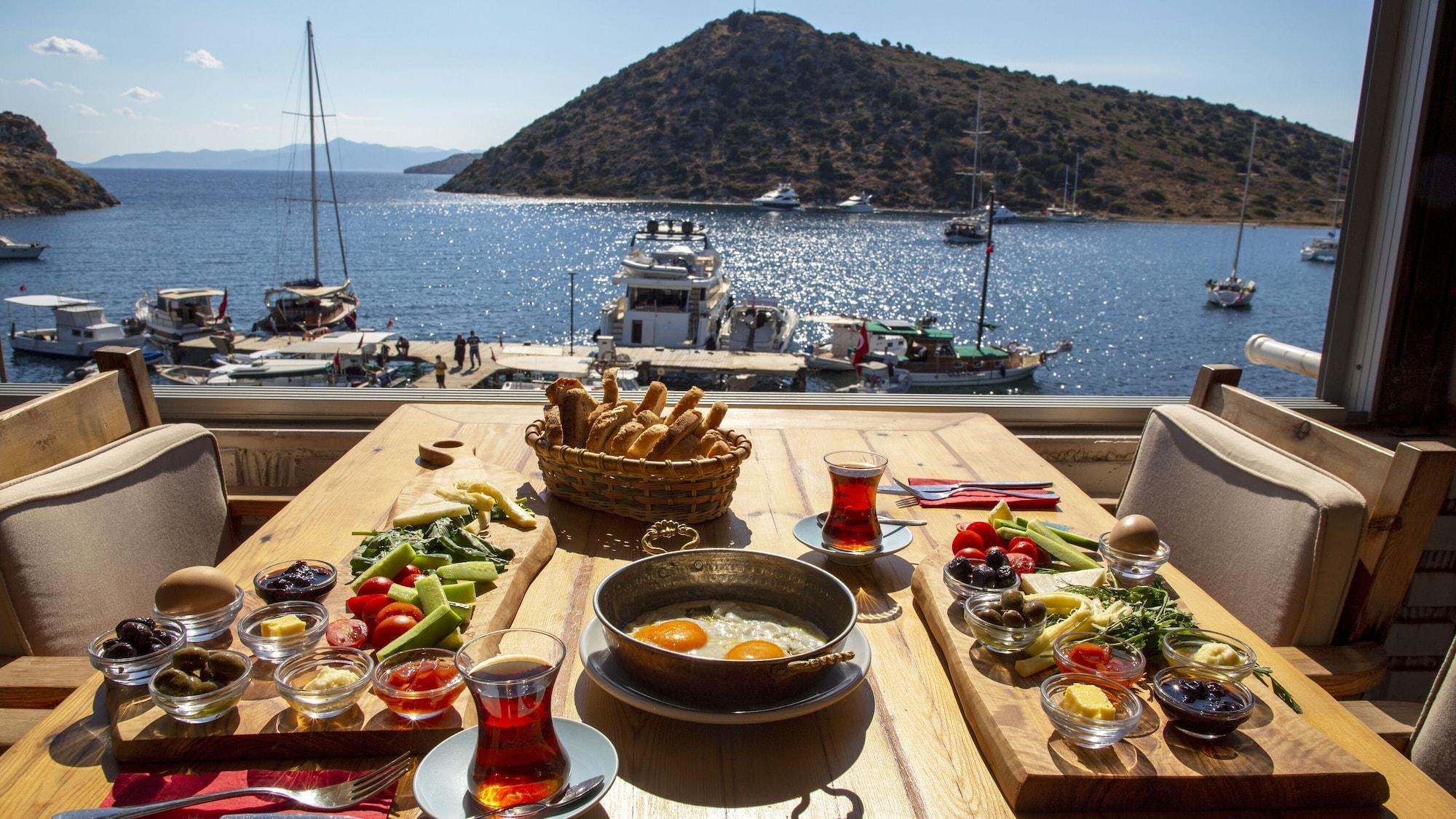 Liman Hotel Guemuesluek - Adult Only Bodrum Bagian luar foto