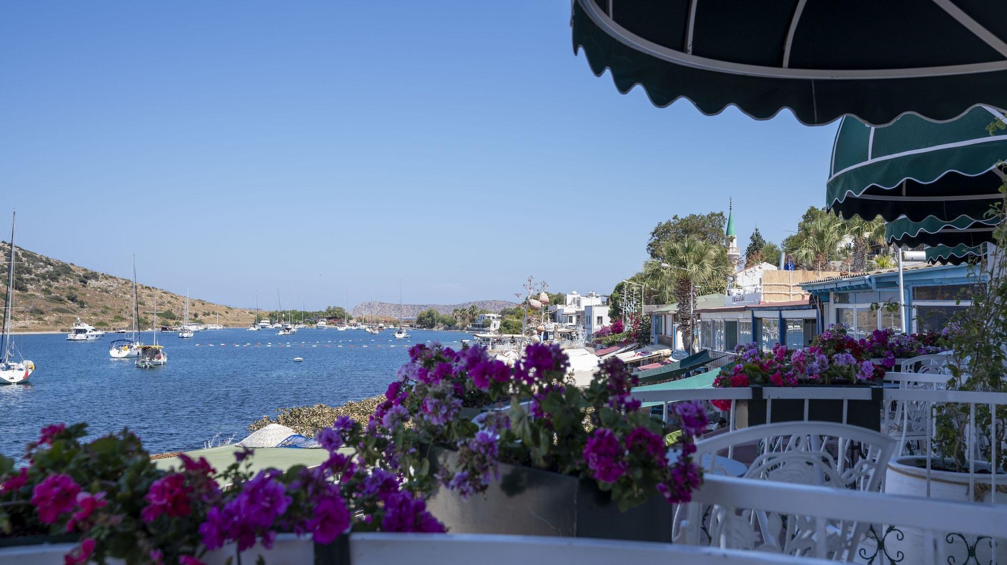 Liman Hotel Guemuesluek - Adult Only Bodrum Bagian luar foto